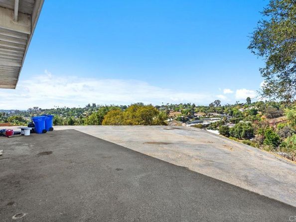 1101 York Dr., Vista CA 92084