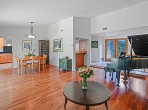 911 Orchid Way, Carlsbad CA 92011