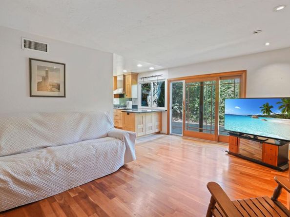 911 Orchid Way, Carlsbad CA 92011