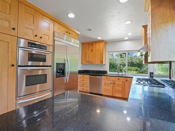 911 Orchid Way, Carlsbad CA 92011