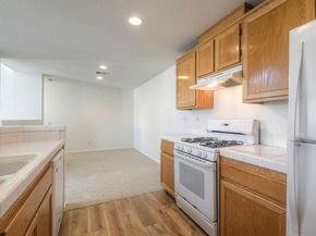 5005 Codorniz Way 8, Oceanside CA 92057