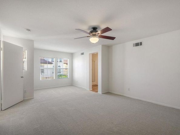 5005 Codorniz Way 8, Oceanside CA 92057