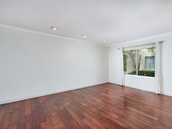 7849 Camino Glorita, San Diego CA 92122