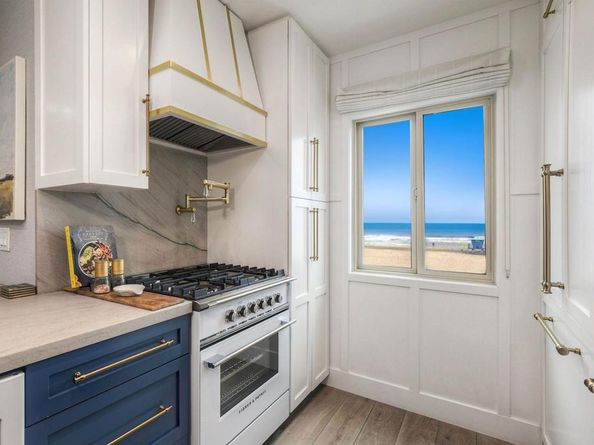 1202 N Pacific Street 307A, Oceanside CA 92054