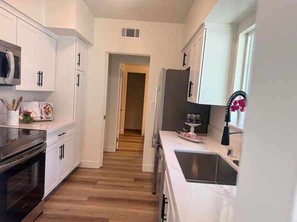 7019 Estrella De Mar Road, Carlsbad CA 92009