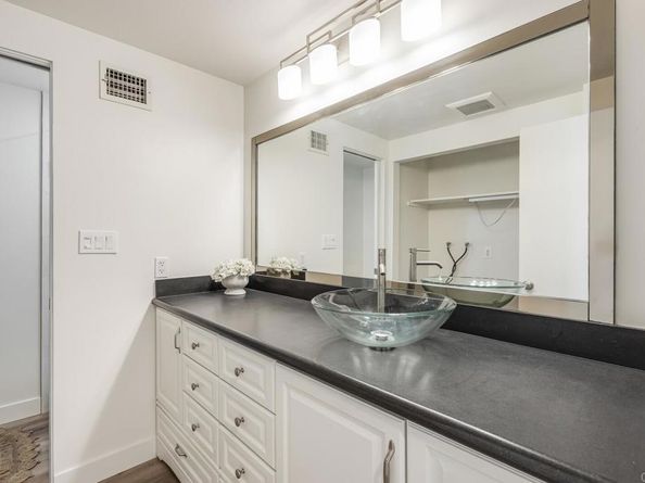 7019 Estrella De Mar Road, Carlsbad CA 92009