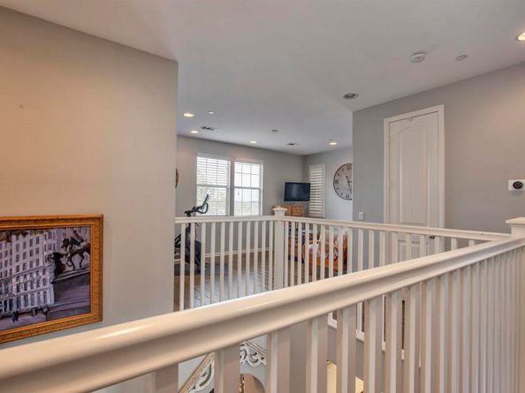 7146 Sitio Destino, Carlsbad CA 92009