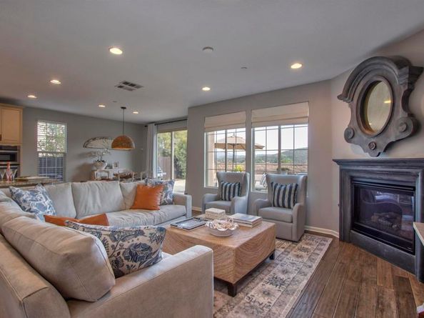 7146 Sitio Destino, Carlsbad CA 92009