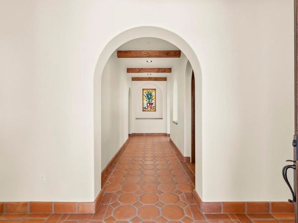 2525 Date Palm Court, Vista CA 92084