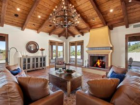 2525 Date Palm Court, Vista CA 92084