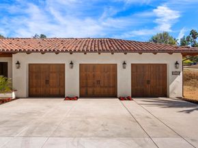 2525 Date Palm Court, Vista CA 92084