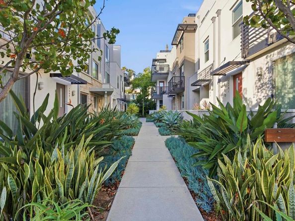 1566 Vista Del Mar Way 3, Oceanside CA 92054