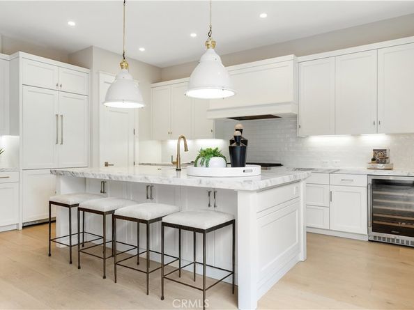387 La Perle Place, Costa Mesa CA 92627