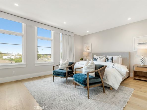 387 La Perle Place, Costa Mesa CA 92627