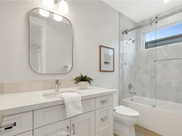 387 La Perle Place, Costa Mesa CA 92627