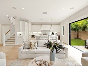 387 La Perle Place, Costa Mesa CA 92627