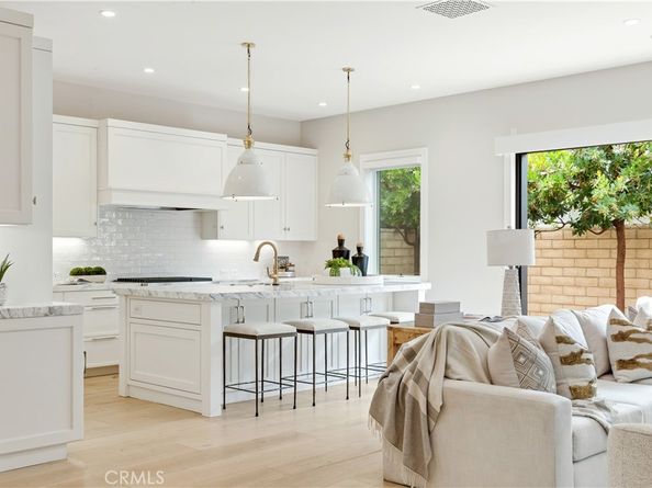 387 La Perle Place, Costa Mesa CA 92627