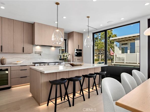 2501 Seaview Ave, Corona Del Mar CA 92625