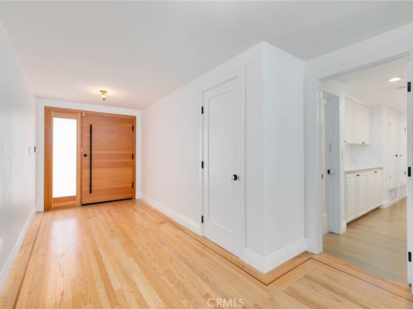 4676 Arriba Drive, Tarzana CA 91356