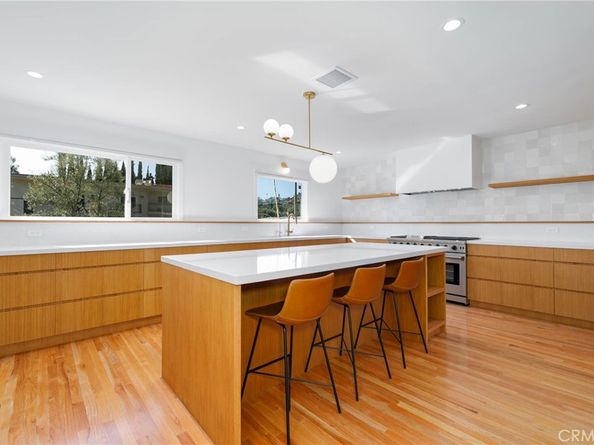 4676 Arriba Drive, Tarzana CA 91356