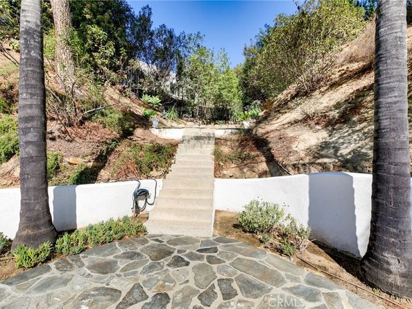 4676 Arriba Drive, Tarzana CA 91356