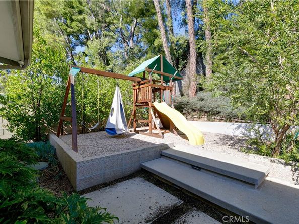 4676 Arriba Drive, Tarzana CA 91356