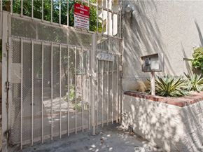 5727 Etiwanda 3, Tarzana CA 91364