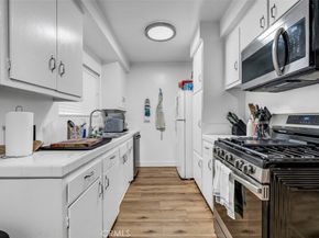 6640 Darby Avenue, Reseda CA 91335