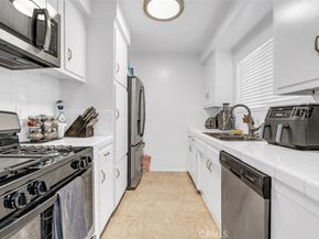 6640 Darby Avenue, Reseda CA 91335