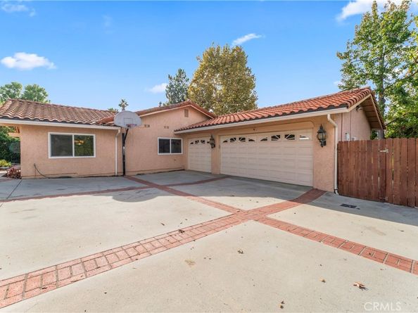 8610 Delmonico Avenue, West Hills CA 91304