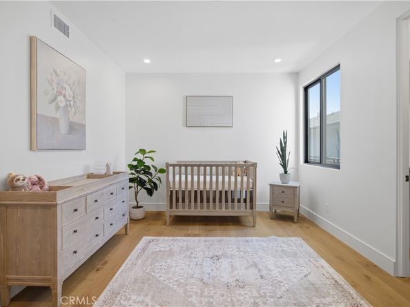 2005 Mathews C, Redondo Beach CA 90278