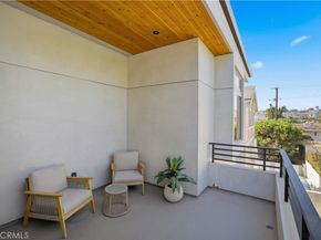 2005 Mathews C, Redondo Beach CA 90278