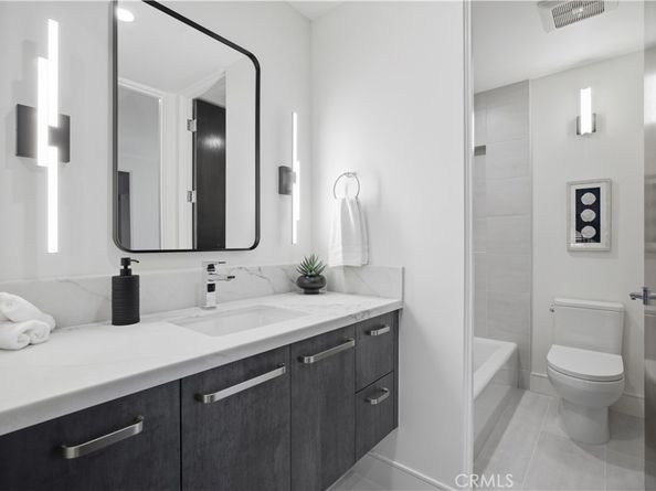 2005 Mathews C, Redondo Beach CA 90278