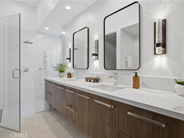 2005 Mathews C, Redondo Beach CA 90278