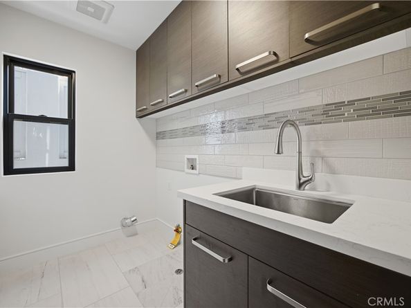 2005 Mathews C, Redondo Beach CA 90278