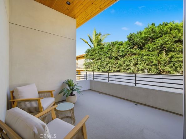 2005 Mathews C, Redondo Beach CA 90278