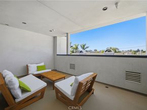 2005 Mathews C, Redondo Beach CA 90278