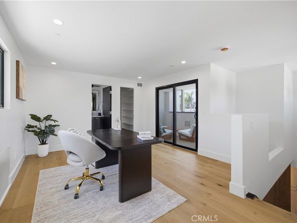 2005 Mathews C, Redondo Beach CA 90278