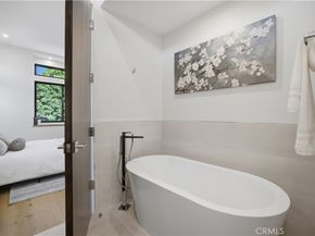 2005 Mathews C, Redondo Beach CA 90278