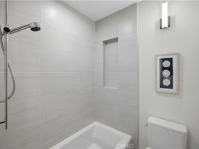 2005 Mathews C, Redondo Beach CA 90278