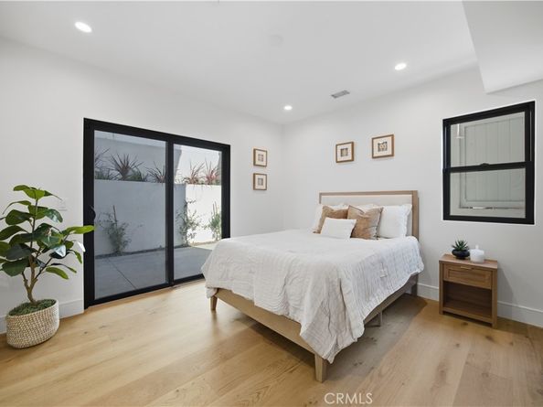 2005 Mathews C, Redondo Beach CA 90278