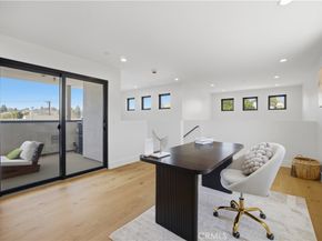 2005 Mathews C, Redondo Beach CA 90278