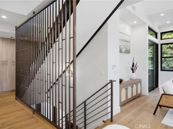 2005 Mathews C, Redondo Beach CA 90278