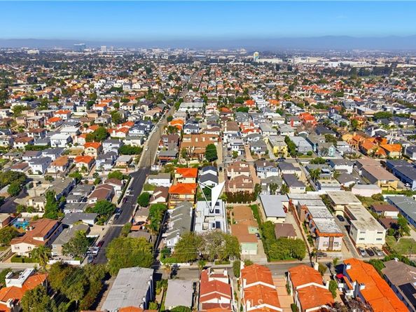 2005 Mathews C, Redondo Beach CA 90278