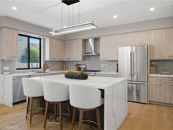 2005 Mathews C, Redondo Beach CA 90278