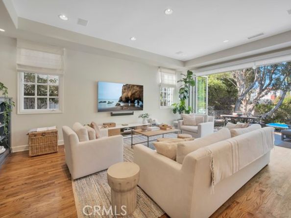 2001 Agnes Rd, Manhattan Beach CA 90266