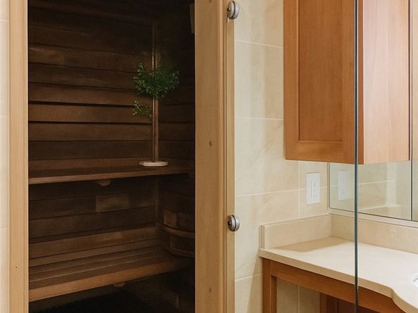 716 Manhattan Beach Blvd, Manhattan Beach CA 90266