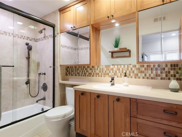 716 Manhattan Beach Blvd, Manhattan Beach CA 90266