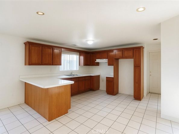 1049 Sanford Avenue, Wilmington CA 90744