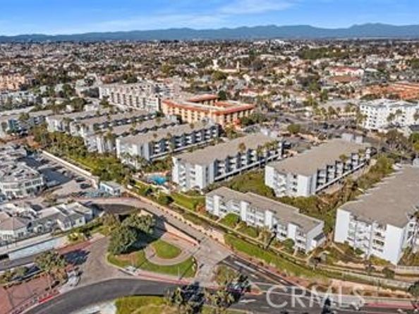 640 The Village 201, Redondo Beach CA 90277